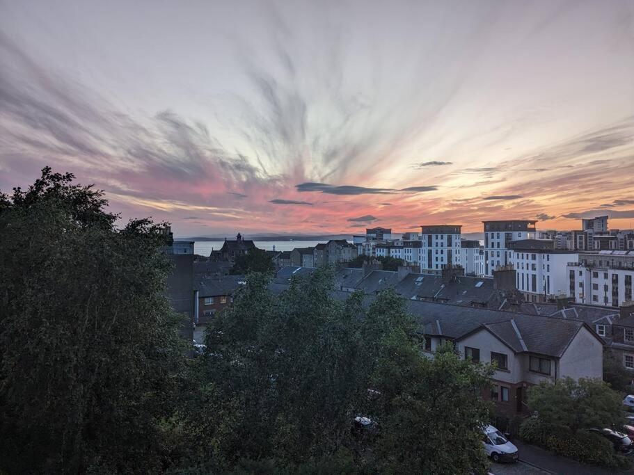 Peaceful Oasis By The Sea Apartment เอดินบะระ ภายนอก รูปภาพ